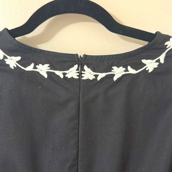 Fanm Mon Sundial Embroidered Short Sleeve Midi Dress Black/White NWT Sz Small - Picture 10 of 11